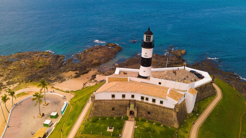 Farol da Barra recebe prêmio e impulsiona turismo na Bahia