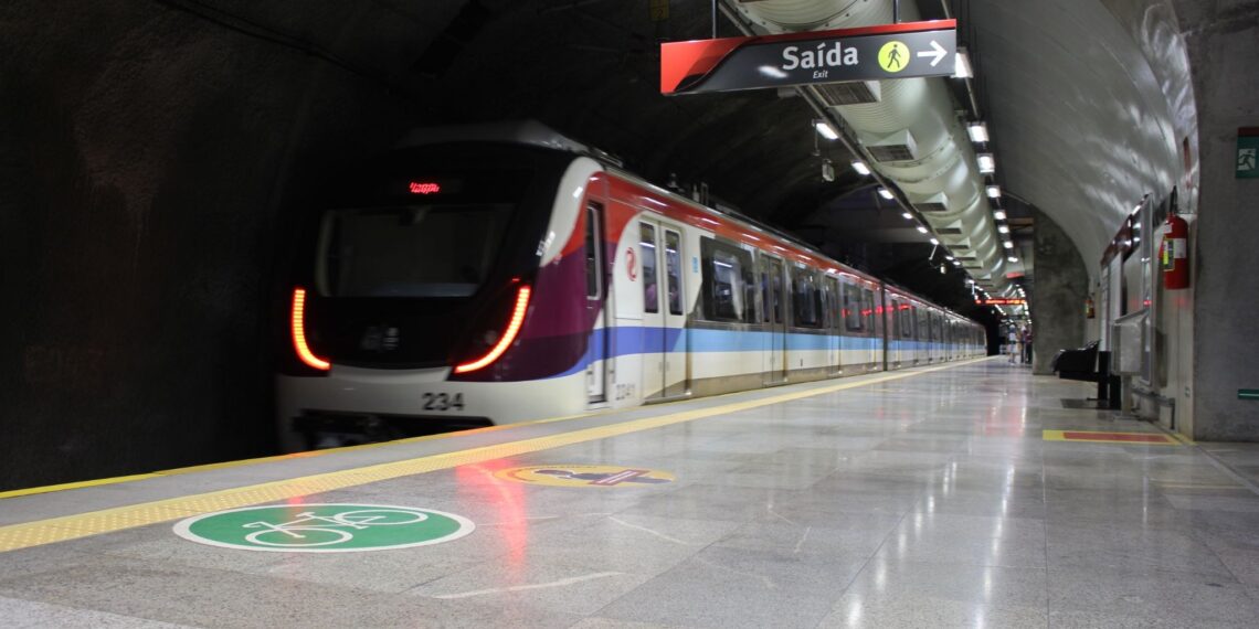 Metrô terá horário estendido na quarta em razão do show do Guns N’ Roses