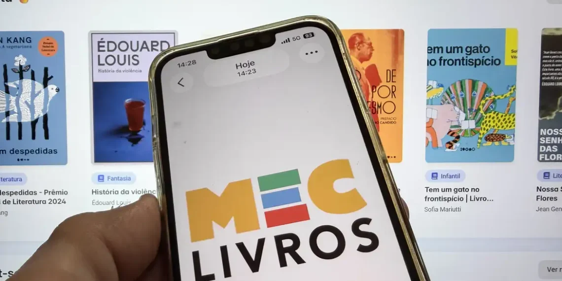 Saiba quais são os livros mais lidos no MEC Livros, que empresta 3 mil títulos por dia
