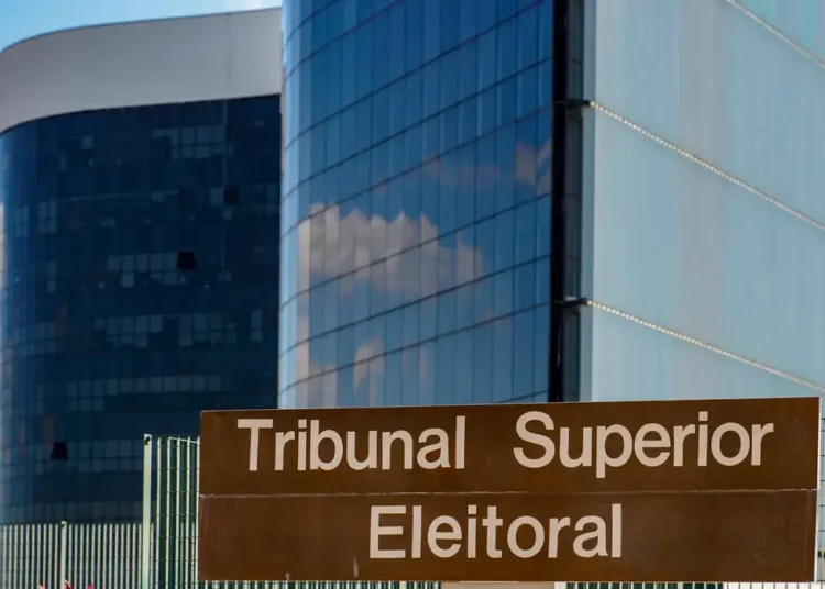 Eleições: TSE assina acordo com big techs para combater desinformação